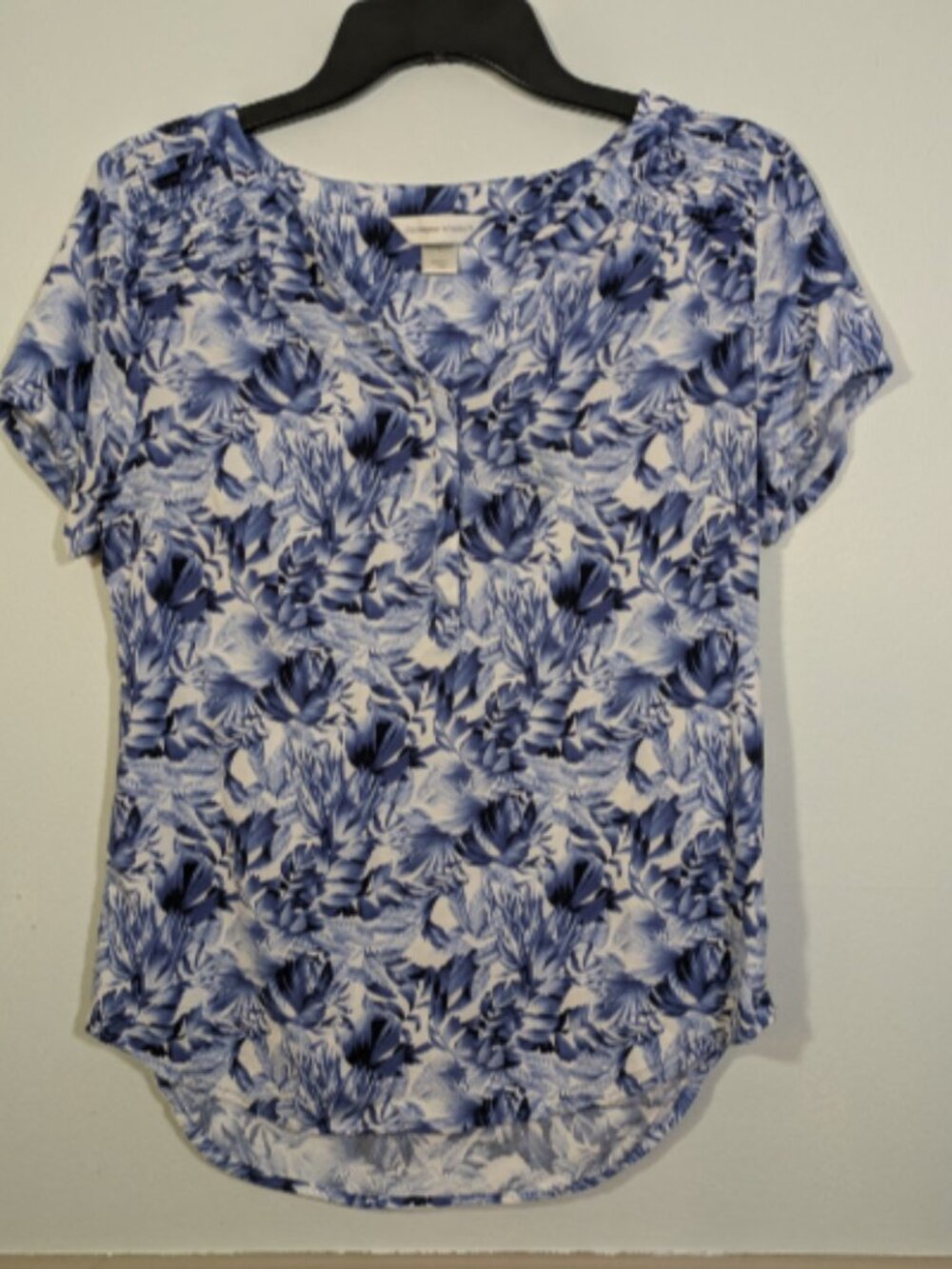 Christopher & Banks Women's Blue/White Floral Print Short Sleeve Top Size S